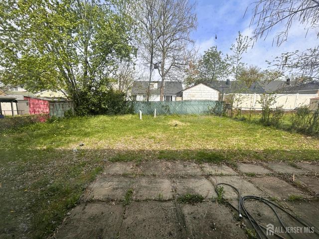 74 Washington Avenue, Iselin, NJ 08830