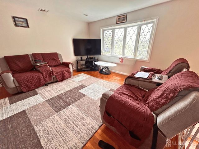 74 Washington Avenue, Iselin, NJ 08830