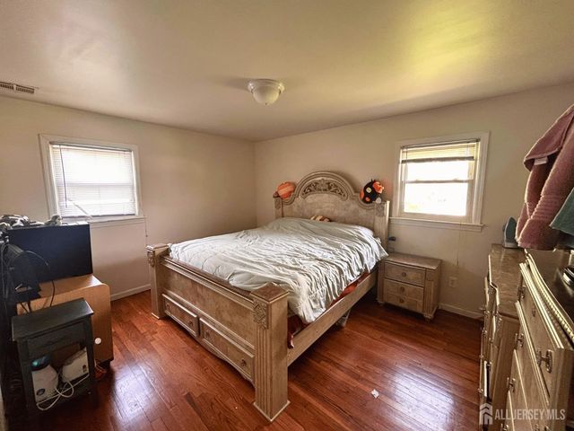 74 Washington Avenue, Iselin, NJ 08830