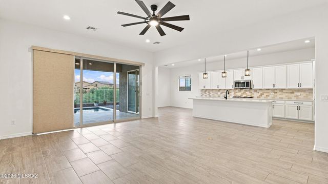 8049 S Borealis Way, Tucson, AZ 85747
