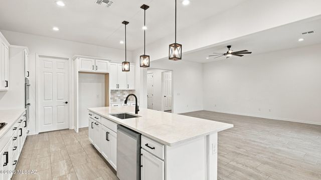 8049 S Borealis Way, Tucson, AZ 85747