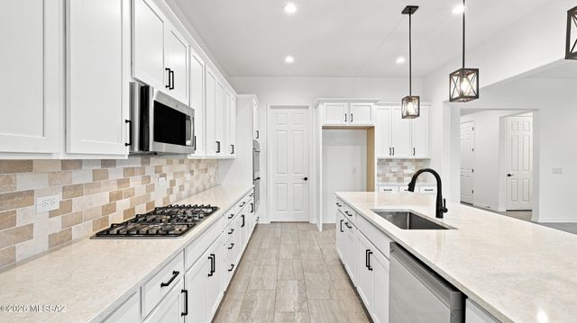 8049 S Borealis Way, Tucson, AZ 85747