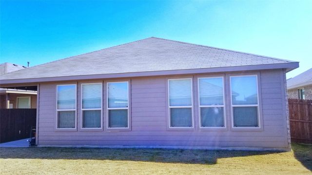 1105 Twin Brooks Lane, Fort Worth, TX 76177