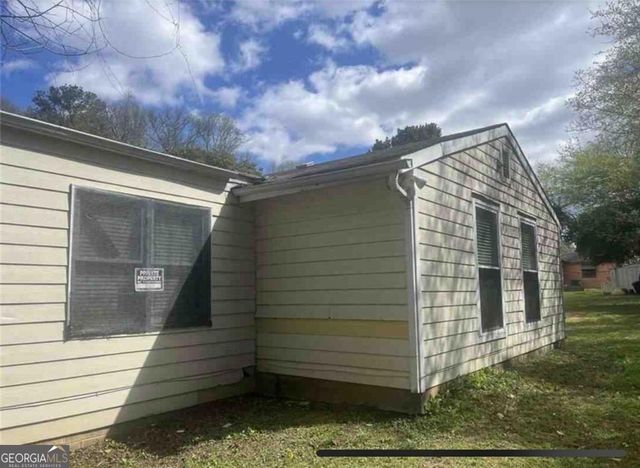 2608 Santa Barbara Drive NW, Atlanta, GA 30318