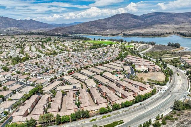 1512 Champion Lane 4, Chula Vista, CA 91915