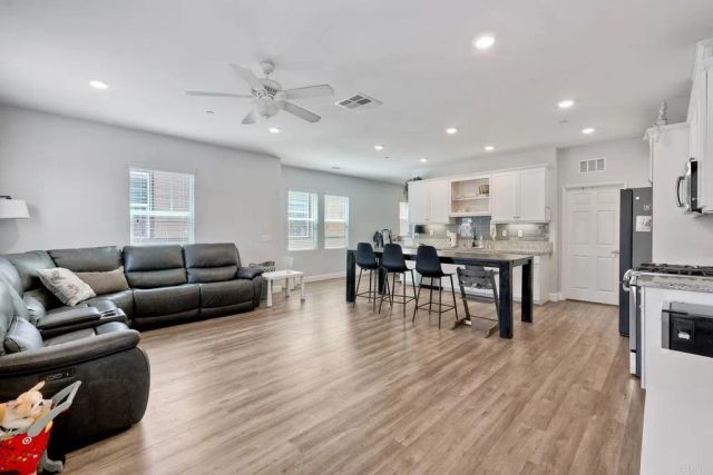 1512 Champion Lane 4, Chula Vista, CA 91915