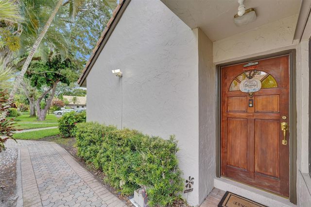 9707 N New River Canal Rd 221, Plantation, FL 33324