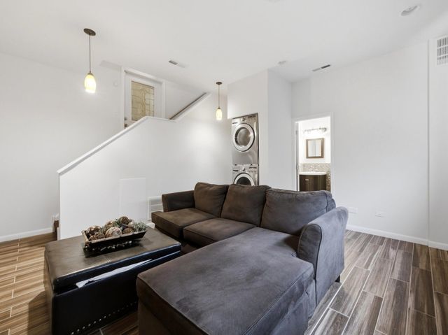 1825 W 115th Street, Chicago, IL 60643
