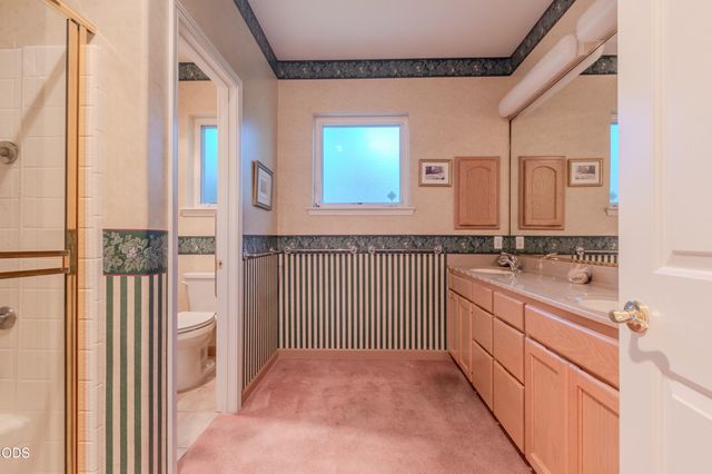 401 Golf View Drive, Medford, OR 97504