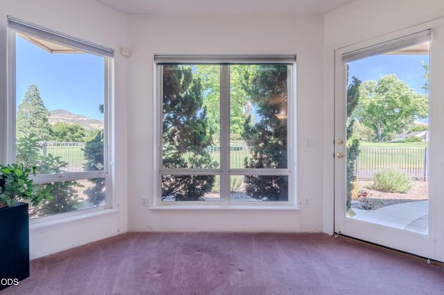 401 Golf View Drive, Medford, OR 97504