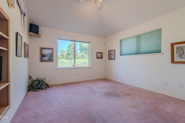 401 Golf View Drive, Medford, OR 97504