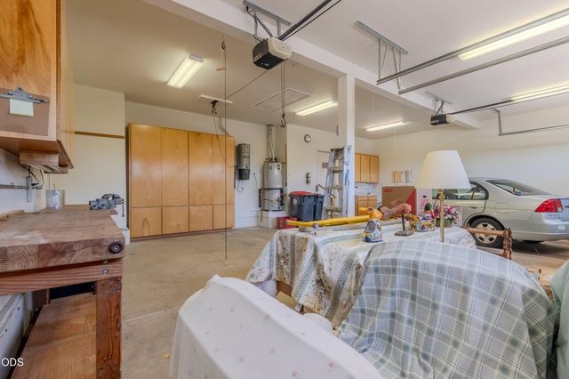 401 Golf View Drive, Medford, OR 97504