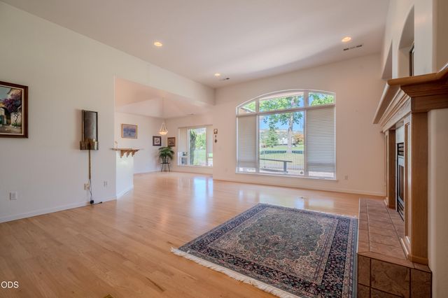 401 Golf View Drive, Medford, OR 97504