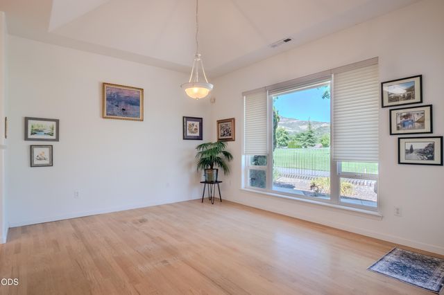 401 Golf View Drive, Medford, OR 97504