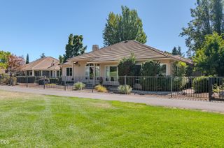 401 Golf View Drive, Medford, OR 97504