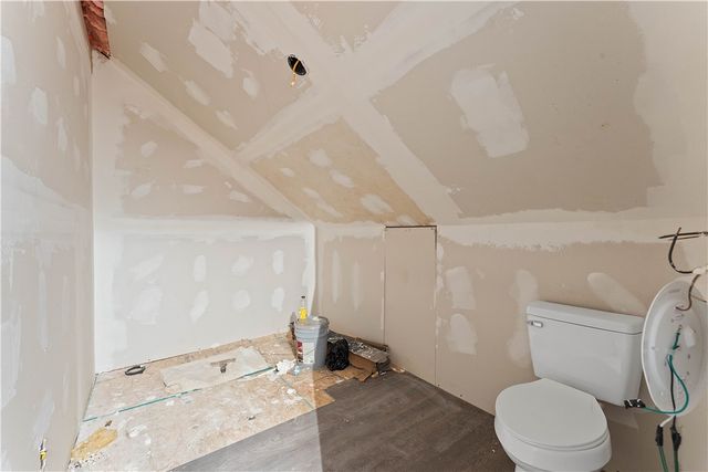 8 Cove Lane, Holiday Island, AR 72631