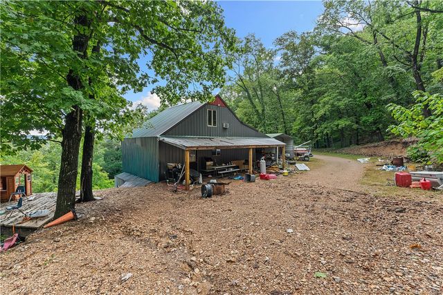 8 Cove Lane, Holiday Island, AR 72631