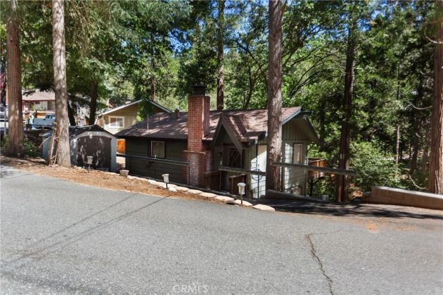 24948 Faulhorn Drive, Crestline, CA 92325