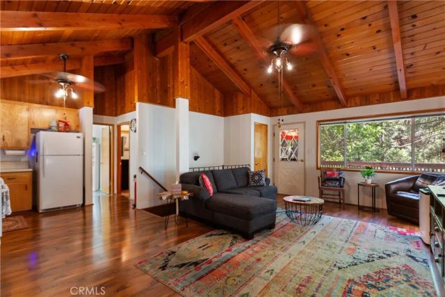 24948 Faulhorn Drive, Crestline, CA 92325