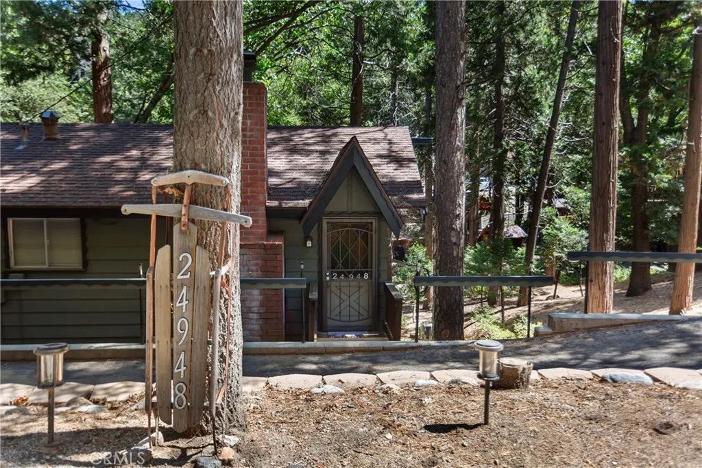 24948 Faulhorn Drive, Crestline, CA 92325
