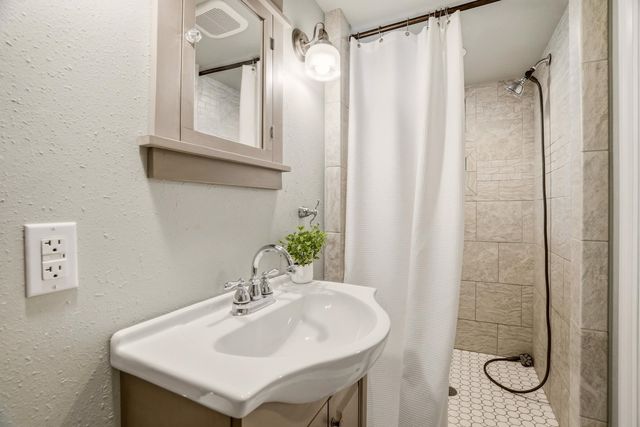 4311 N Wall St, Spokane, WA 99205