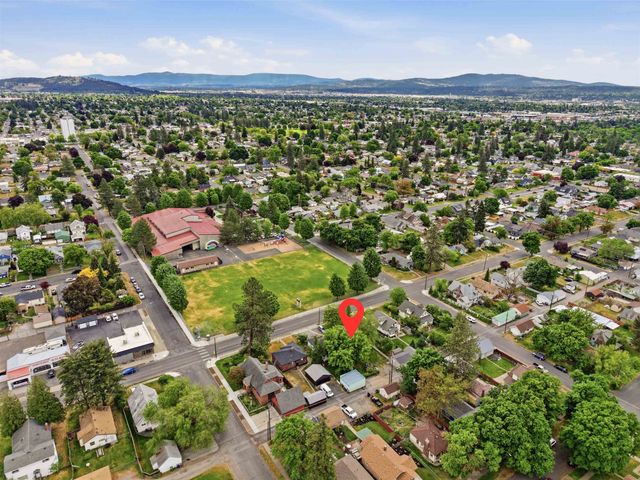 4311 N Wall St, Spokane, WA 99205