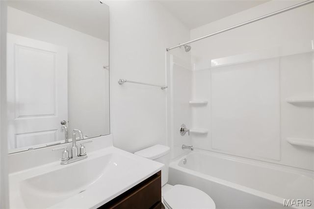 18415 Boone Ridge Manor Drive, Truesdale, MO 63380