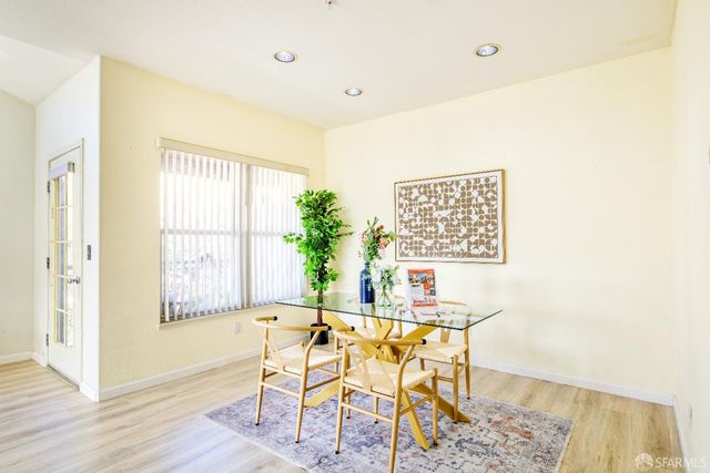 103 Stoneridge Lane 2210, San Francisco, CA 94134