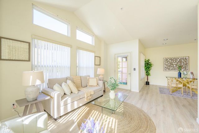 103 Stoneridge Lane 2210, San Francisco, CA 94134