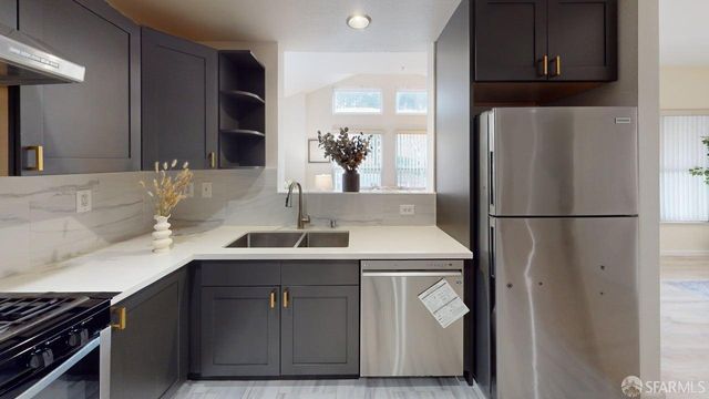 103 Stoneridge Lane 2210, San Francisco, CA 94134