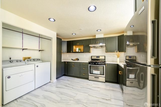 103 Stoneridge Lane 2210, San Francisco, CA 94134