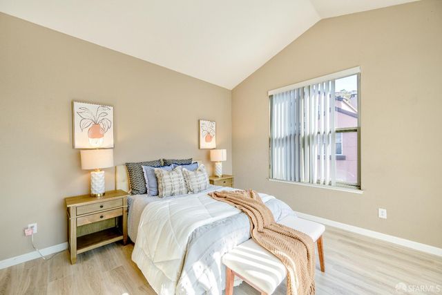 103 Stoneridge Lane 2210, San Francisco, CA 94134