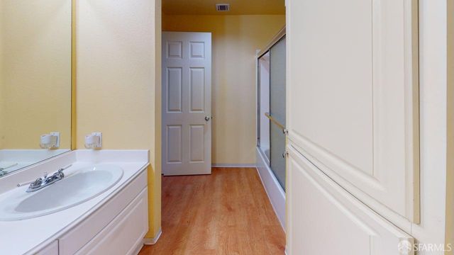 103 Stoneridge Lane 2210, San Francisco, CA 94134