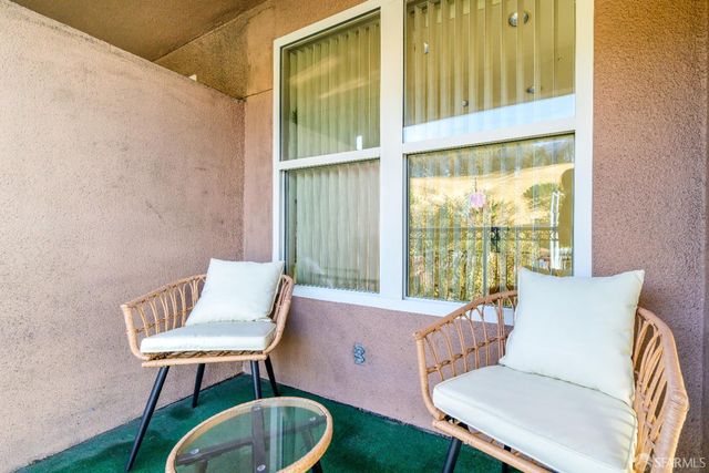 103 Stoneridge Lane 2210, San Francisco, CA 94134