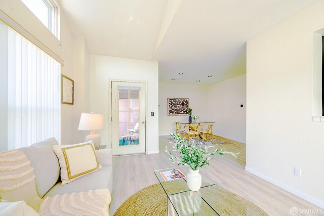 103 Stoneridge Lane 2210, San Francisco, CA 94134