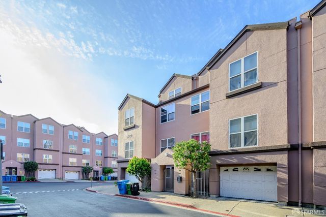 103 Stoneridge Lane 2210, San Francisco, CA 94134