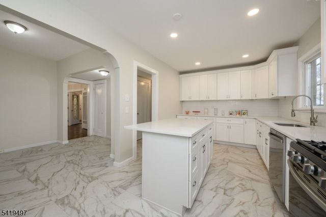 57 Pomona Ave, Newark City, NJ 07112