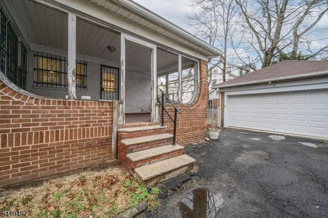 57 Pomona Ave, Newark City, NJ 07112