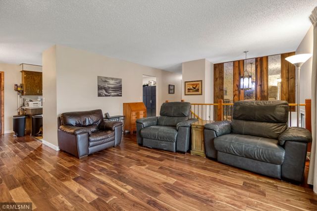 19525 Country Circle E, Corcoran, MN 55374