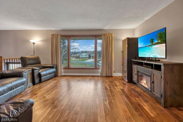 19525 Country Circle E, Corcoran, MN 55374