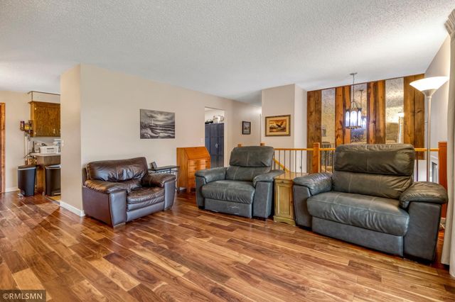 19525 Country Circle E, Corcoran, MN 55374