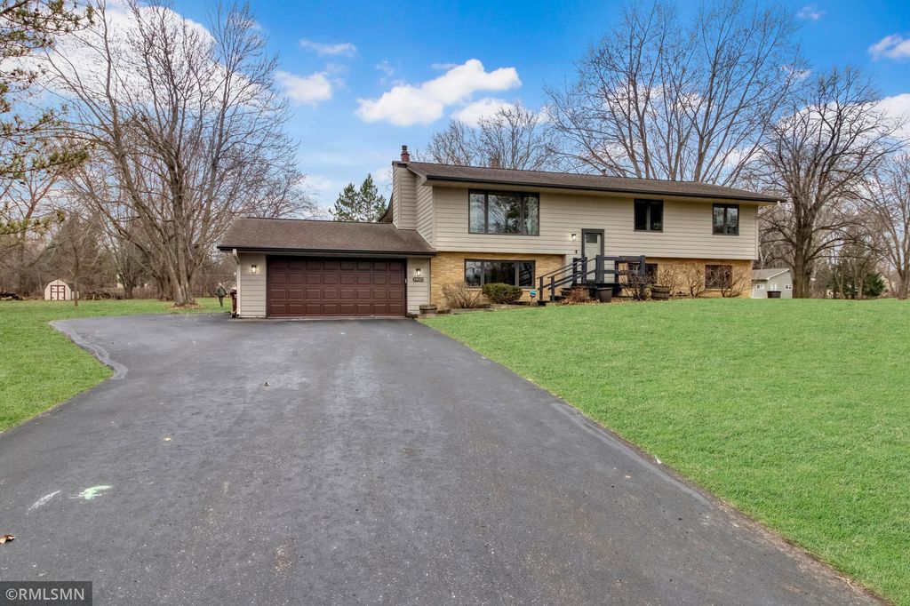 19525 Country Circle E, Corcoran, MN 55374