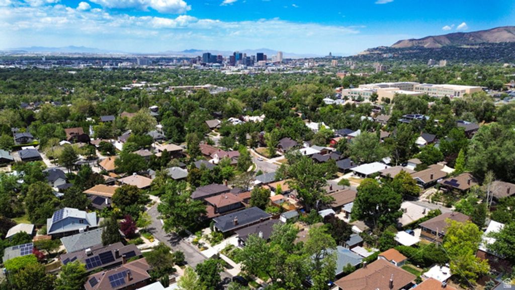 Image 27 of property listing at 1359 E THORNTON AVE, Salt Lake City, UT 84105