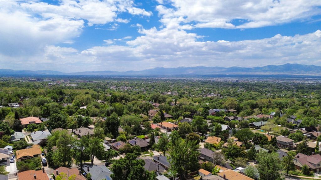 Image 28 of property listing at 1359 E THORNTON AVE, Salt Lake City, UT 84105
