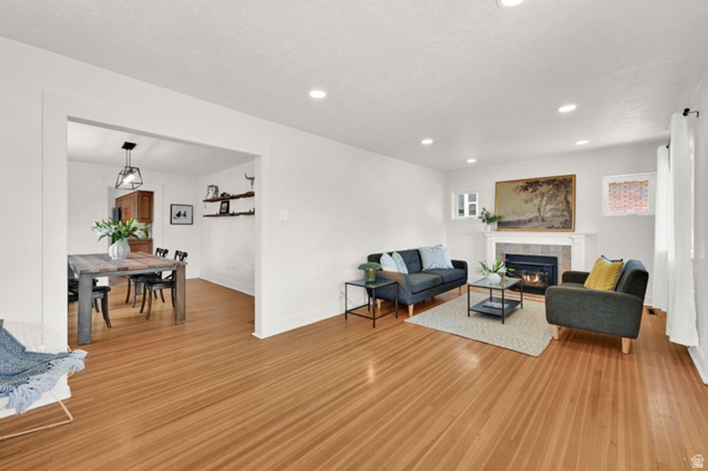 Image 4 of property listing at 1359 E THORNTON AVE, Salt Lake City, UT 84105
