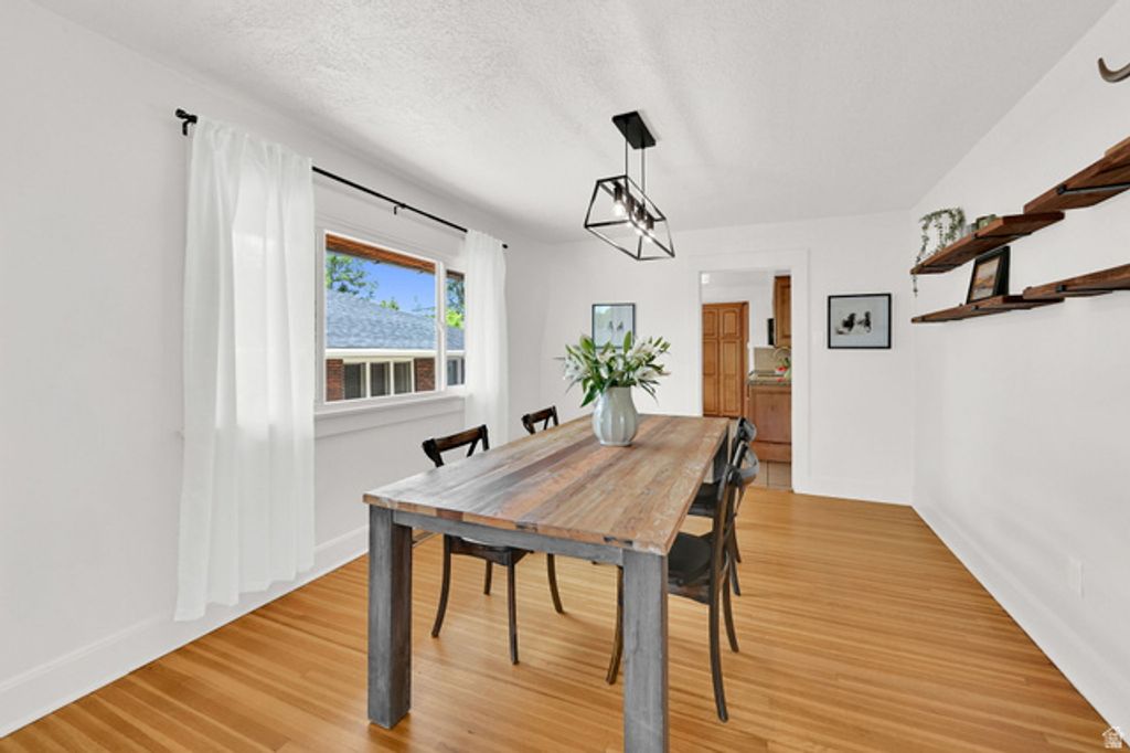 Image 7 of property listing at 1359 E THORNTON AVE, Salt Lake City, UT 84105