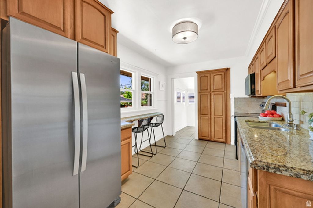 Image 10 of property listing at 1359 E THORNTON AVE, Salt Lake City, UT 84105