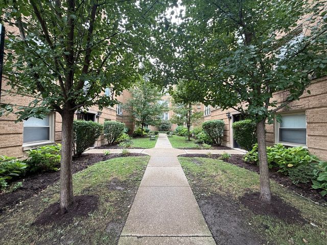 201 Washington Boulevard 1N, Oak Park, IL 60302
