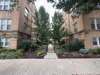 201 Washington Boulevard 1N, Oak Park, IL 60302