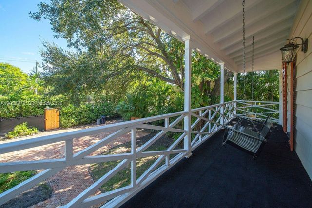 5842 Alton Rd, Miami Beach, FL 33140